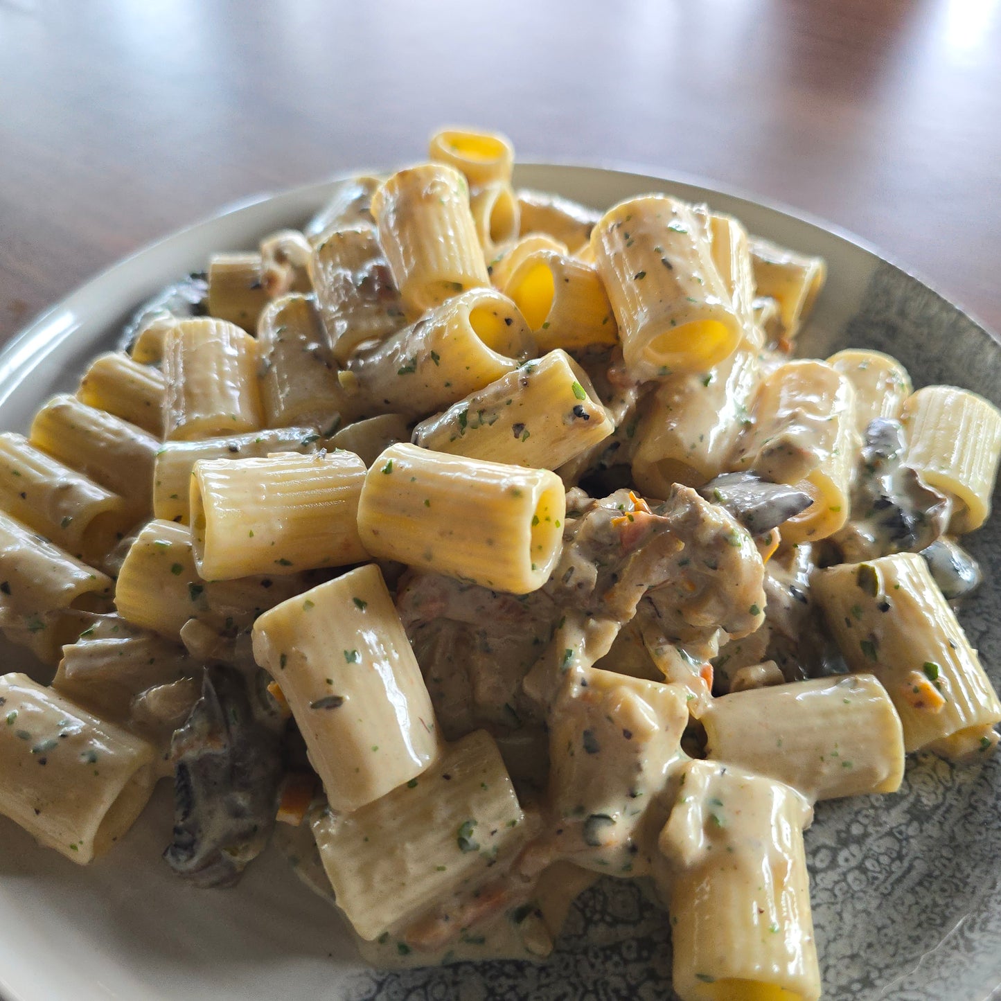 Kycklingpasta med soltorkad tomat & basilika