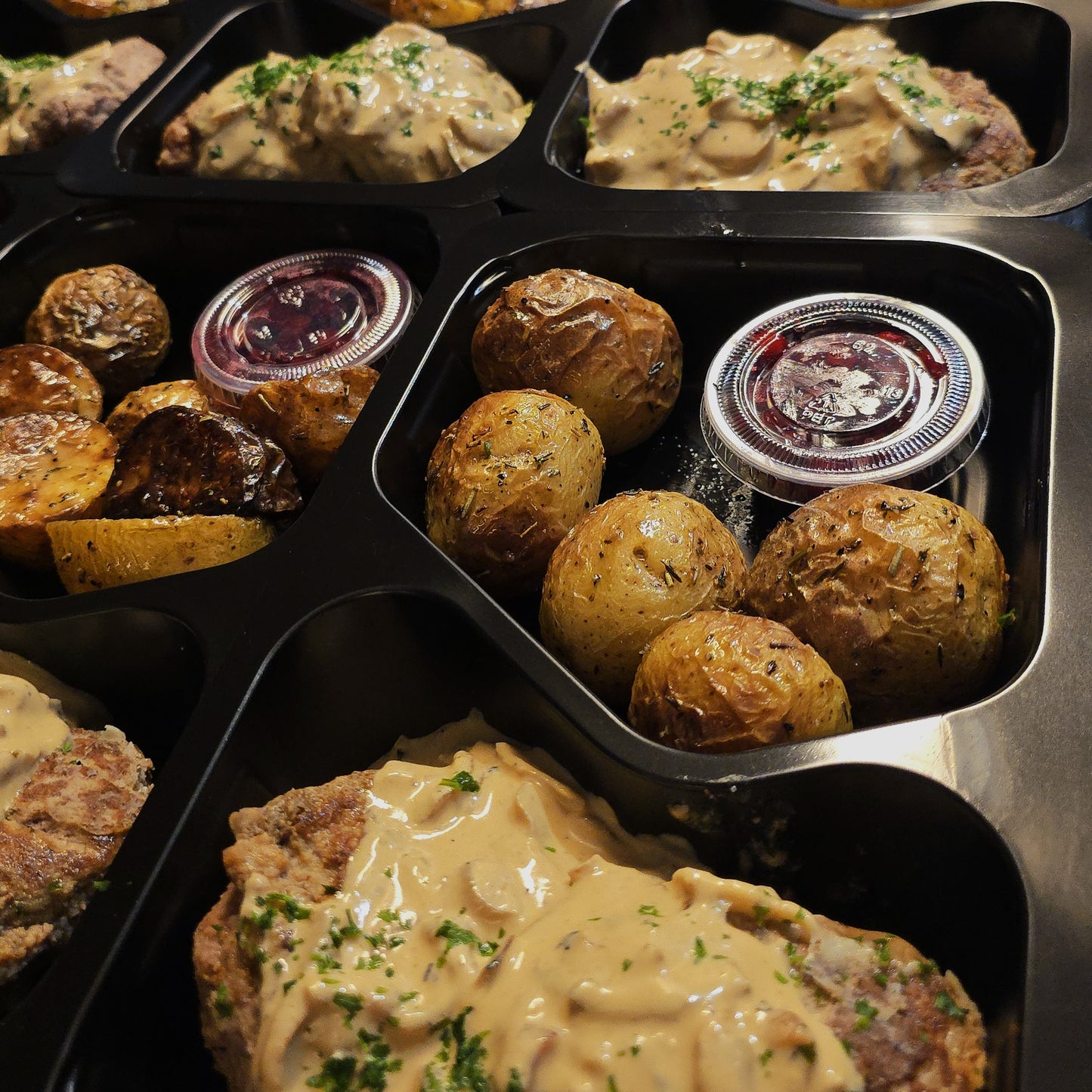 Pannbiff med löksås & rostad potatis