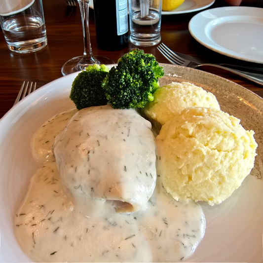 Sejfilé med vitvinssås & potatismos