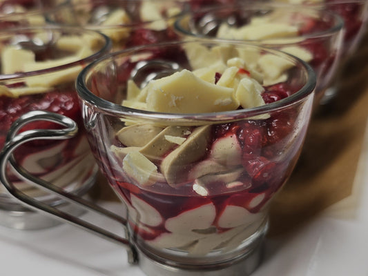 Dessert: Minipannacotta med bärkompott