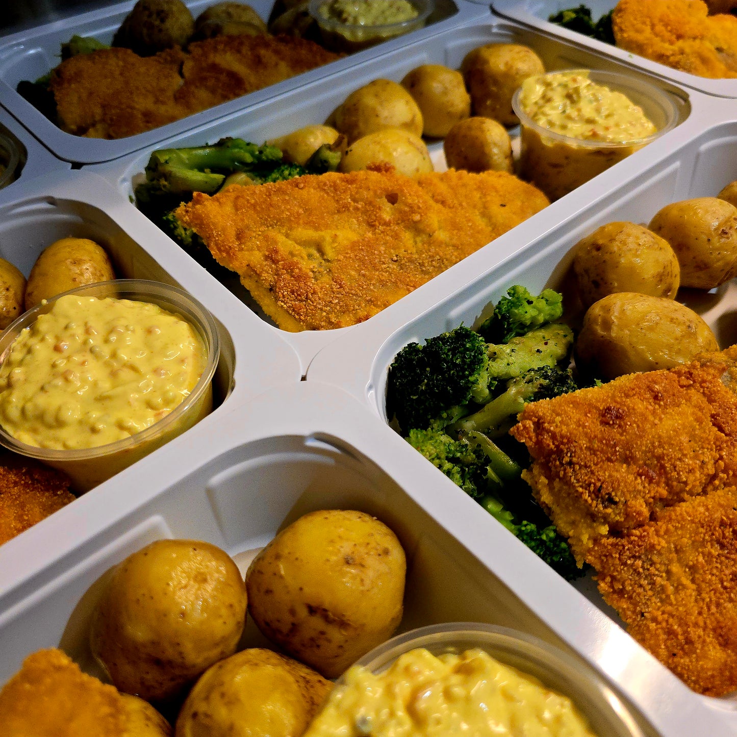 Panerad sejfilé med remouladsås & delikatesspotatis